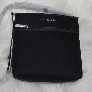 Michael Kors Black Signature Kemptob Crossbody Messenger Bag